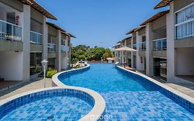 Condomínio com Piscina a 900 m da praia, Imbassaí Top Flats - ITFs